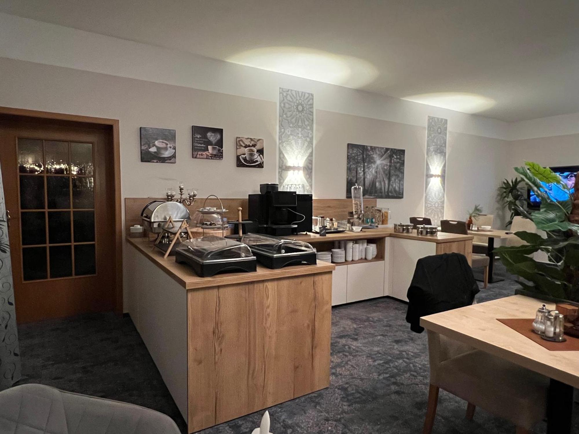 Gaestehaus Am Kurpark Hotel Garni Horn-Bad Meinberg Bagian luar foto